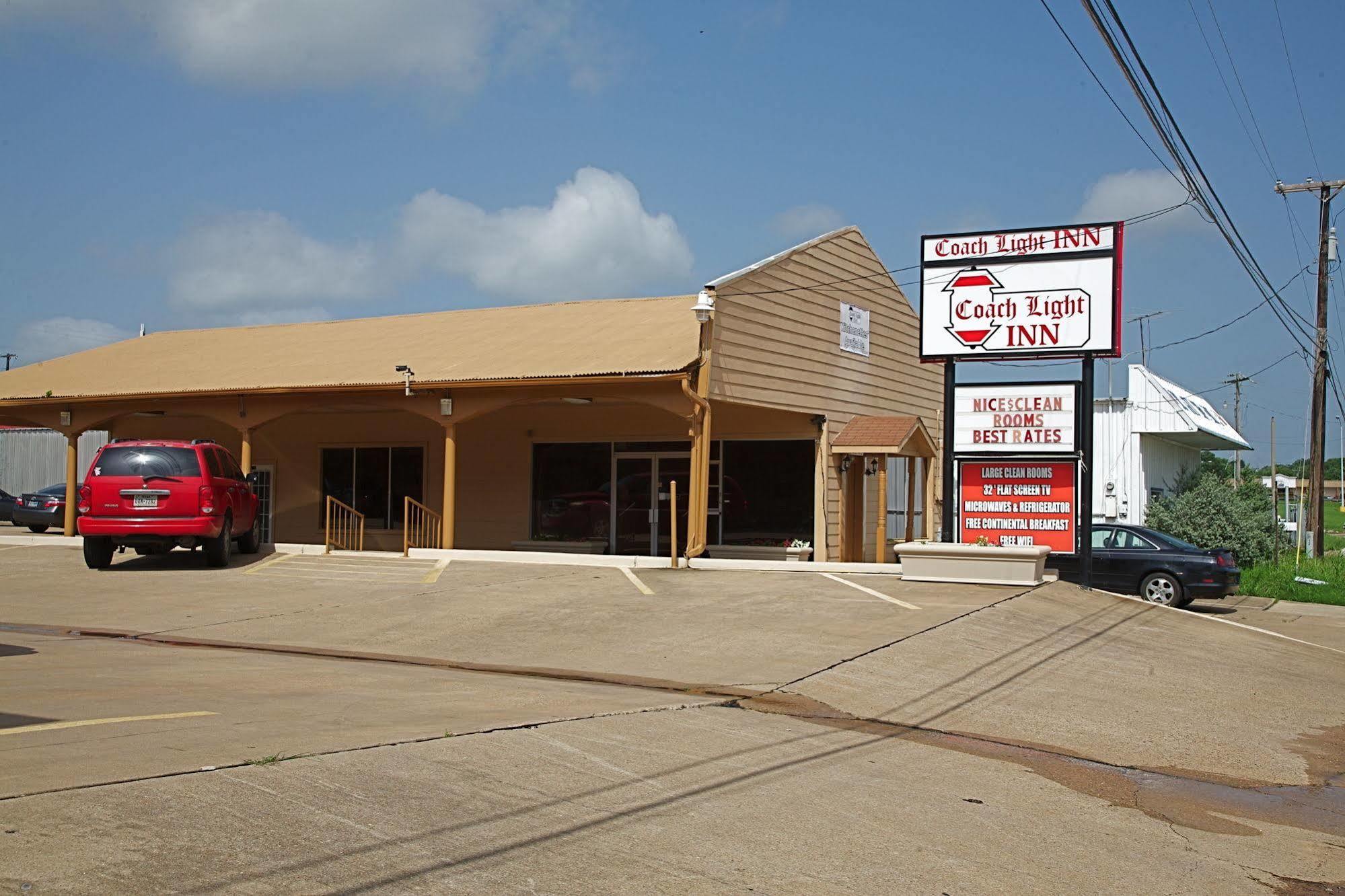 Coach Light Inn Brenham Exterior photo